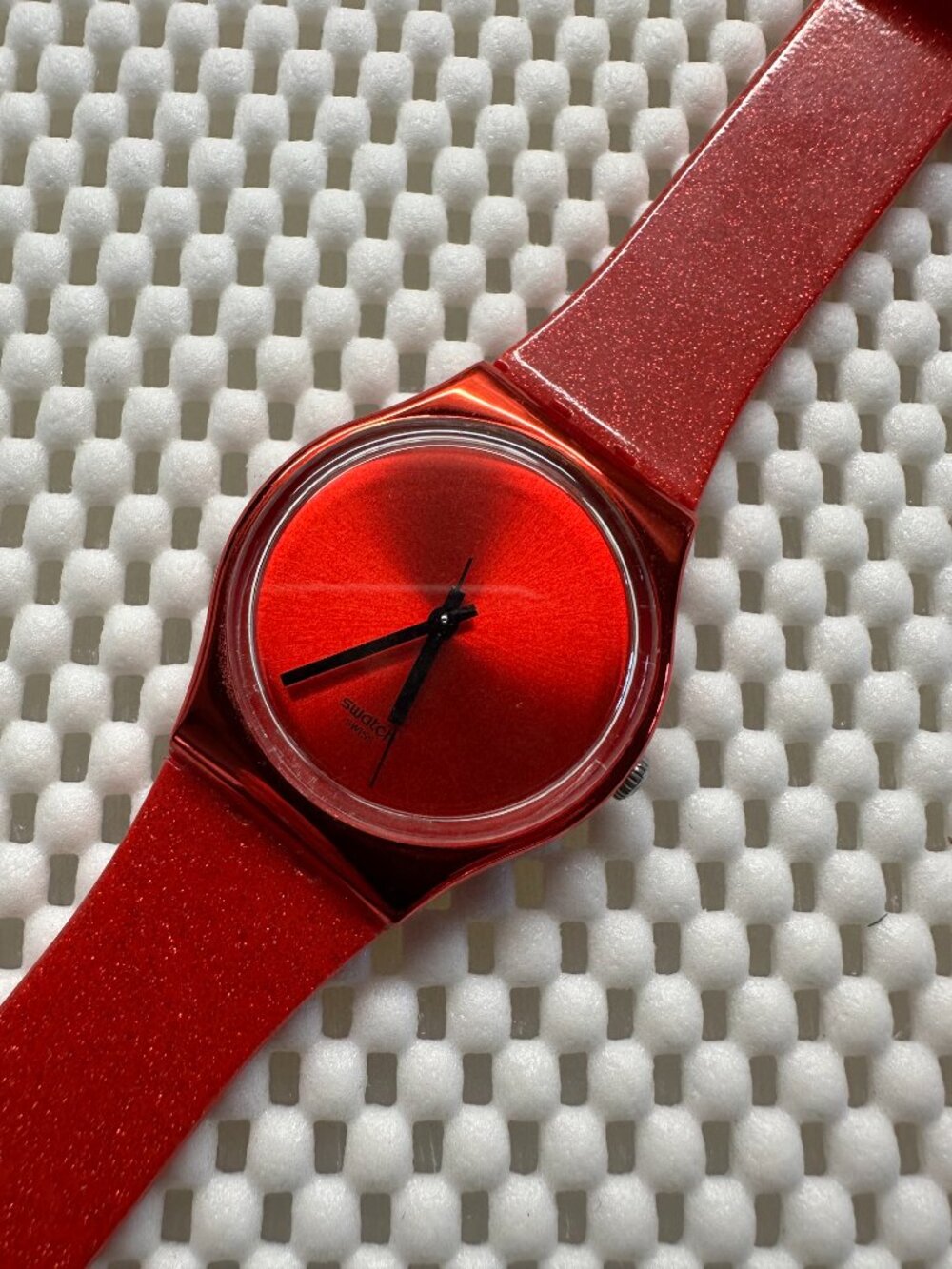 Swatch Watch Intense Red GR160 - Picture 2 of 5